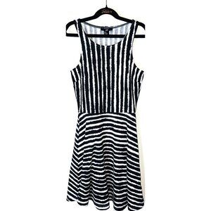 H&M Black & White Striped Sleeveless Fit & Flare Dress XS